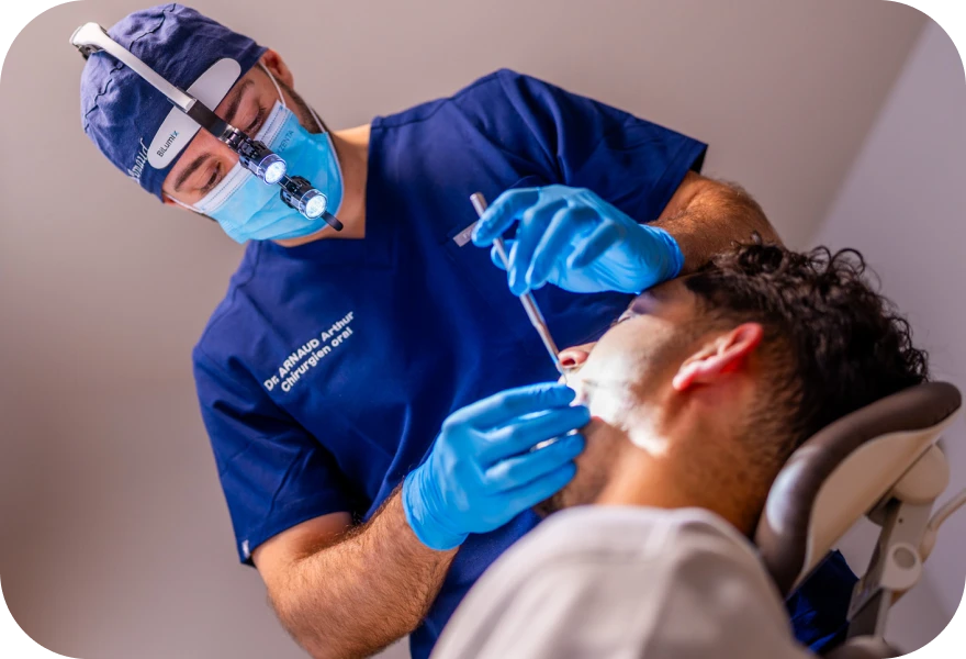 Traitement communications bucco-sinusiennes, Dr. Arnaud, chirurgien oral à Genève